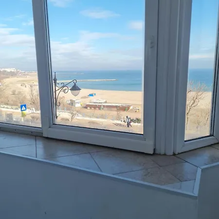 Seaview Apartment *